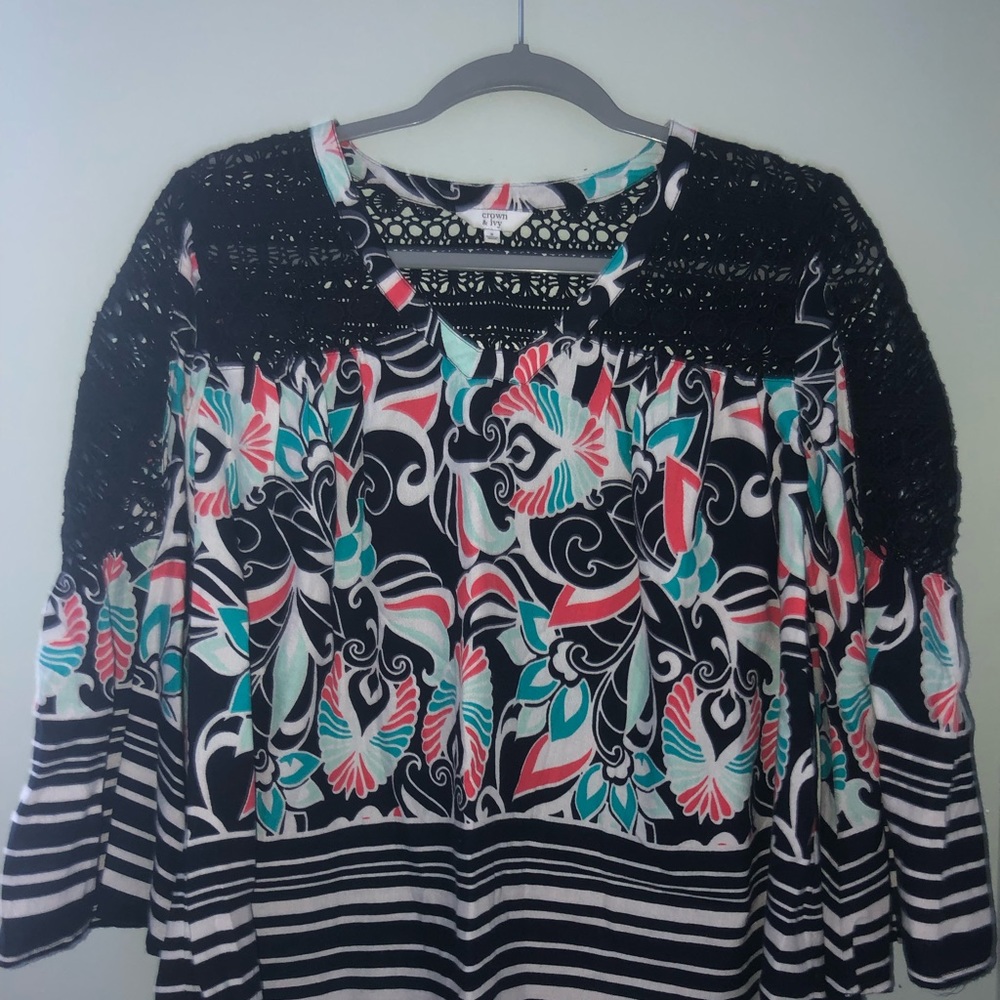 Crown & Ivy Women’s size small shirt